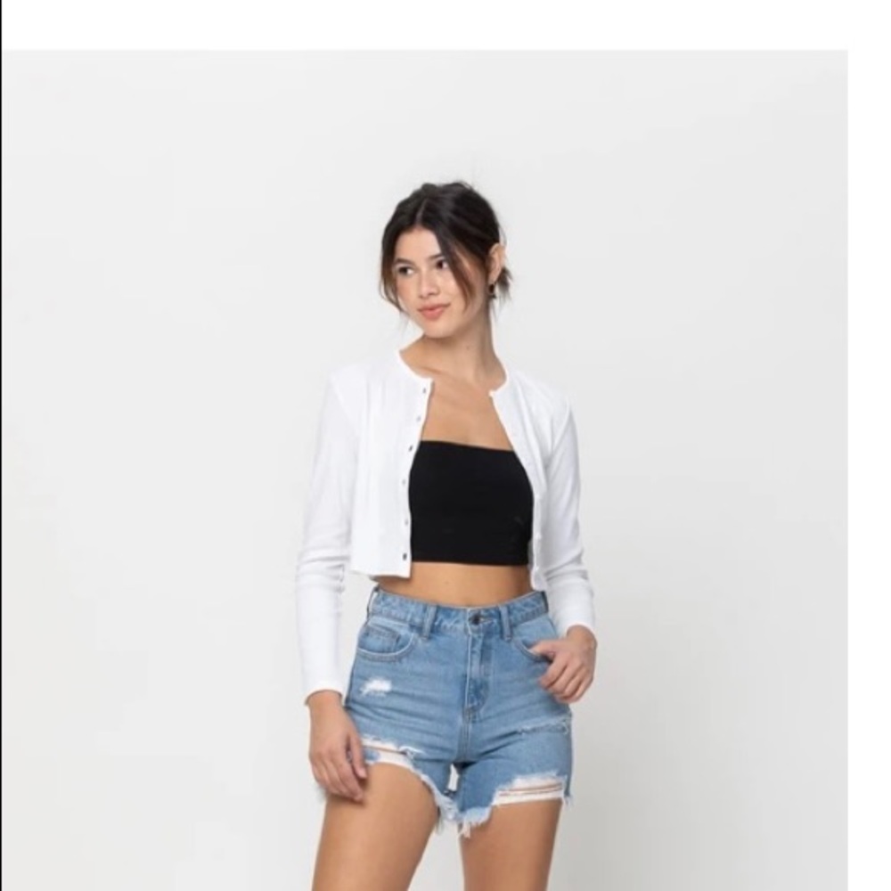 - Cello distressed high rise short jean size small NWT